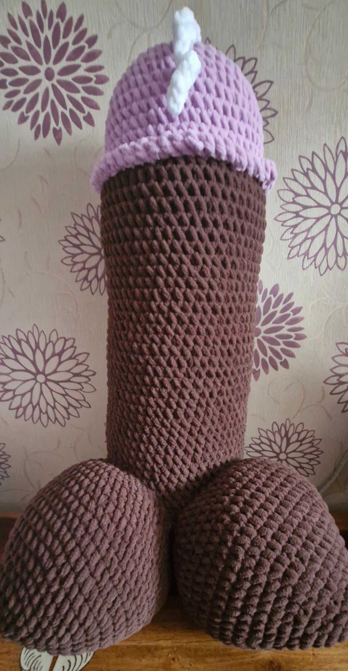 Wicked Wooly Willie's, 2ft crochet penis plushie